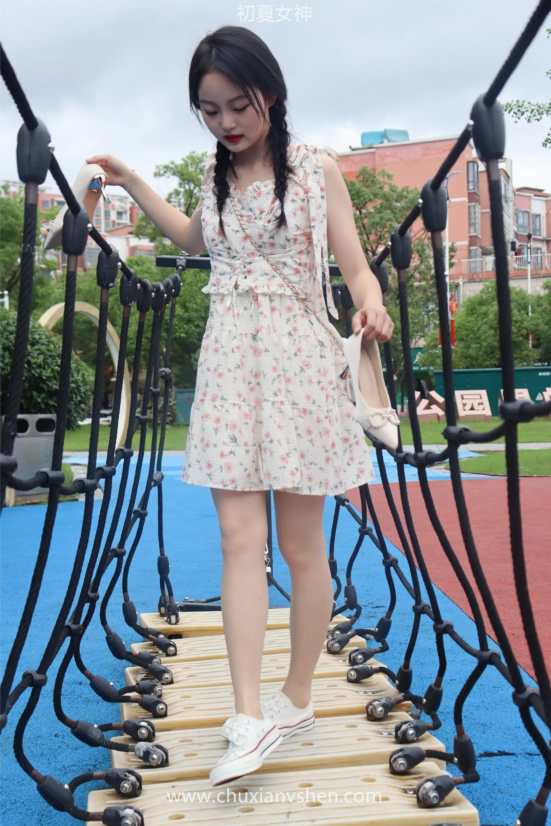 初夏女神 NO.050 双双 公园游玩 [221P]插图3